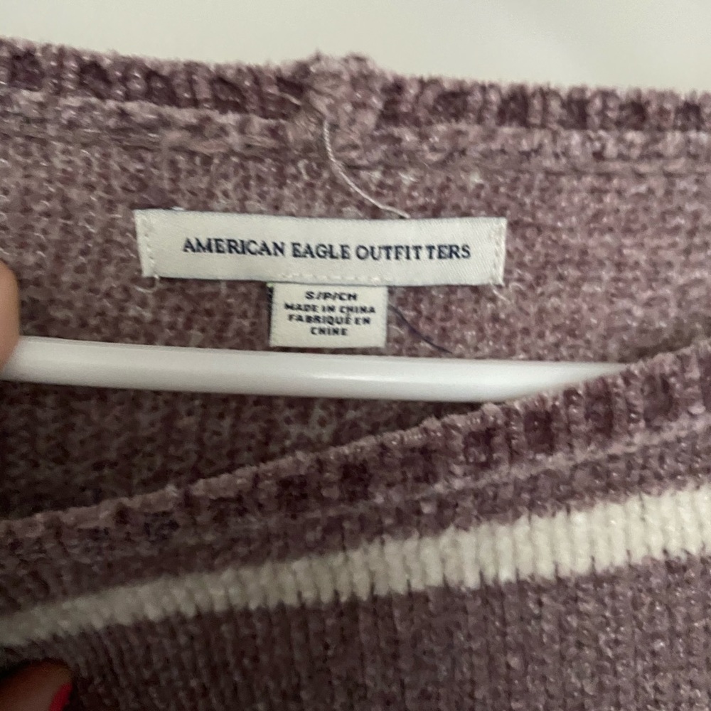 American Eagle Sweater! - Picture 2 of 2